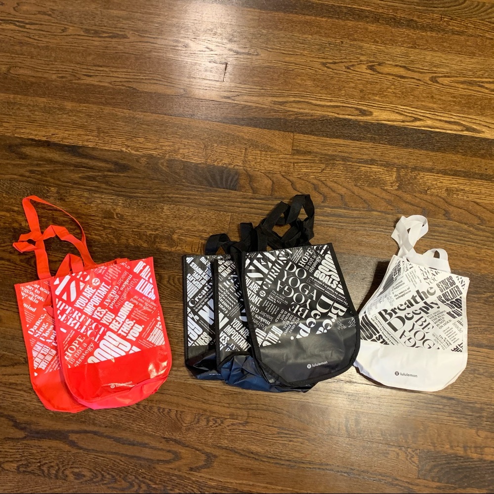 Bundle of reusable lululemon bags